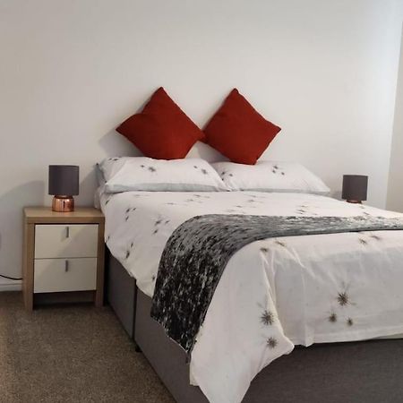 2 Bed Solihull Near Nec Airport, Jlr, Resort Wrld Exterior foto
